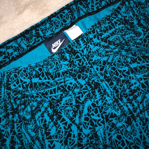 Nike capris - Picture 5 of 5